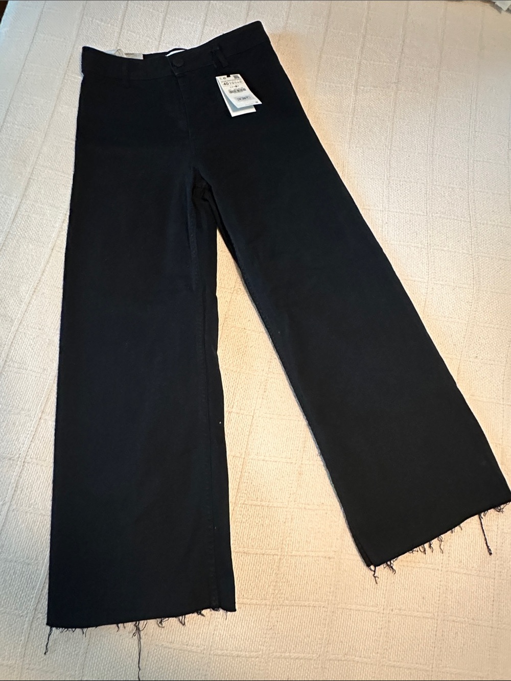 Zara Black Wide-Leg Jeans with Raw Hem